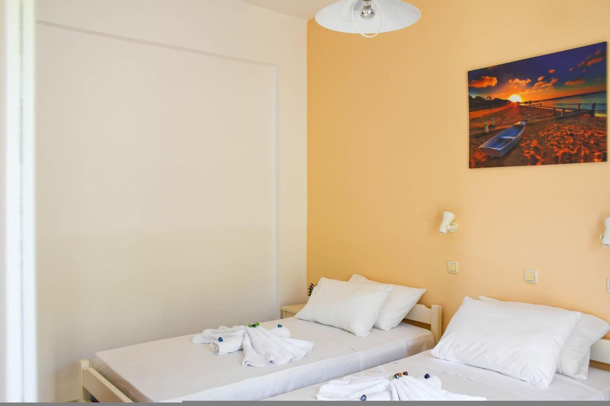 Litinas Apartments With Pool Agia Marina  Exterior photo