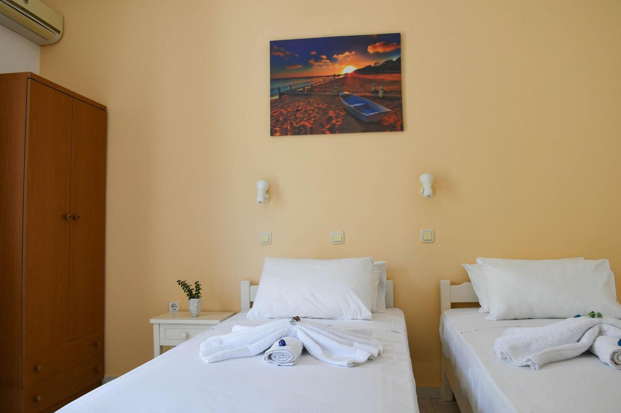 Litinas Apartments With Pool Agia Marina  Exterior photo