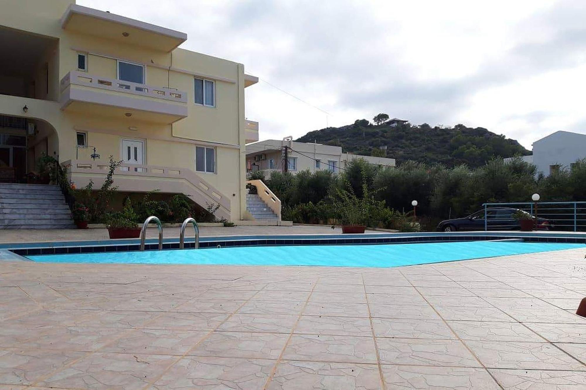 Litinas Apartments With Pool Agia Marina  Exterior photo